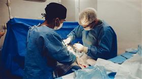 醫美手術再傳醫外。（圖／Pexels）