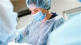 醫美手術再傳醫外。（圖／Pexels）