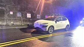 三峽區今（8)日發生嚴重追撞。（圖／翻攝畫面）