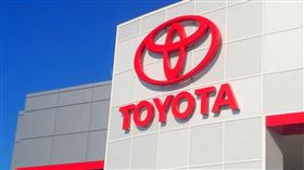 ,TOYOTA
https://www.flickr.com/photos/jeepersmedia/14741555637/in/photolist-osEjUn-2hfEpV5-81fNoh-dgp9RQ-qhDiuK-aQ6eAk-4KZ17w-aQ6ep2-a7fwjh-6CX7GJ-2n3Ha5i-7rBEf-ruXAq-7rBGb-2kpJfXD-2n3tDF8-2iKLgLF-2j