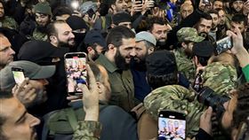 執政超過半世紀的敘利亞阿塞德政權今天快速垮台。圖為敘利亞反抗軍。（圖／路透社／達志影像）