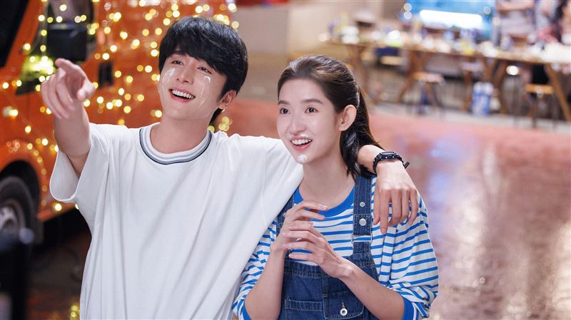 青梅竹馬！張新成、王玉雯湊對父母超嗨