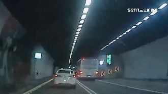 雪隧內遭逼車按喇叭　女嚇壞：不敢踩剎車