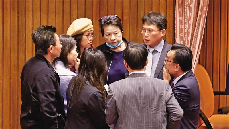 民眾黨權力改組　一跡象黃國昌接班有變數