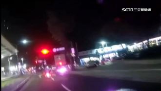 無照又闖紅燈！雙載騎士不服取締竟打警