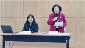 大考中心公布113學年高中英聽第2次考試成績大考中心28日舉行113學年高中英聽第2次考試成績說明會，大考中心主任張新仁（右）、副主任岳修平（左）出席。中央社記者許秩維攝  112年12月28日