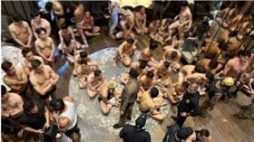泰國爆同性戀性愛毒趴！百人只穿內褲遭逮
