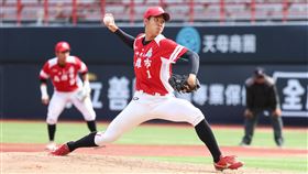 ▲新北U18邀請賽，高雄市普門高中王牌投手鄭品紳，「中1日」繳出完投勝。（圖／主辦單位提供）