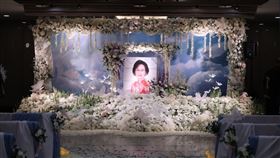 瓊瑤家祭全程低調。（圖／記者鄭孟晃攝影）