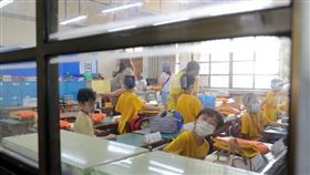 13歲少年竟文盲？無中輟一直在教室角落玩