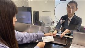 台灣高鐵車票即日起改版。（圖／記者楊晏琳攝影）