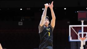 新北國王球星林書豪東超賽前練球。（圖／翻攝自新北國王臉書）