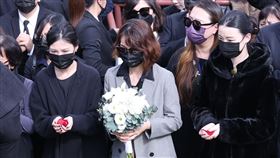 瓊瑤花葬現場。（圖／記者鄭孟晃攝影）