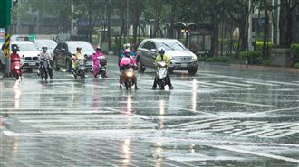 新／兩縣市大雨特報　一路下到今天晚上