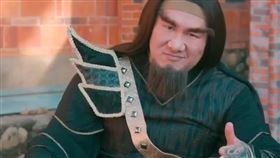 網紅館長（陳之漢）曾自曝做過球版、地下簽賭，昨（11）日開箱達美樂披薩，引起網友不滿，直接洗版達美樂臉書。（圖／翻攝自IG＠power3067830678）