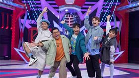 浩子（左起）、許效舜、邵大倫、黃豪平、王彩樺共同講台語（圖／公視台語台提供）