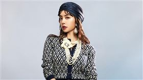 蔡依林時尚穿搭相當前衛。（圖／翻攝自蔡依林工作室 微博）