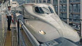 ▲一名日本網友新幹線列車，遇到一群校外教學的學生要下車，他上車後發現車廂內相當乾淨，就跟剛從第一站出發一樣，狂讚學生的行為。（示意圖／Pixabay）