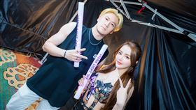 沈建宏首度化身MC與DJ Veena前往澳門演出。（圖／DJ Veena提供）