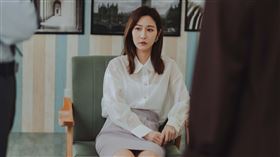 《祕書俱樂部》曾莞婷被「潛規則」賴雅妍即刻救援。（圖／TVBS提供）