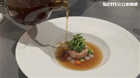  Lin Restaurant,牛樟芝乳豬(記者賴俊佑攝影)