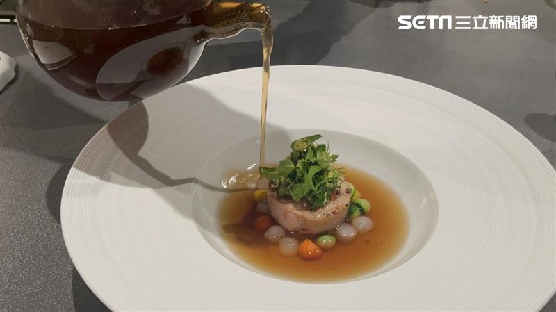 隱身靜巷法式饗宴！牛樟芝乳豬、熟成乳鴿