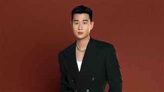 大咖女星助陣　周興哲耶誕前夕突拋驚喜