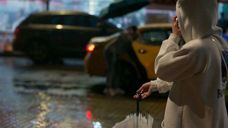 今晚變天冷氣團接力　　一路濕冷到這天