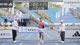33歲的台灣馬拉松好手「印帝」周庭印以破個人最佳的2小時21分17秒拿下國內男子全馬冠軍。（圖／路跑協會提供）