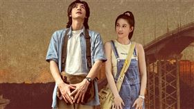 男星此沙（左）、何超蓮首度主演電影慘賠。（圖／翻攝自《多想和你再見一面》微博）