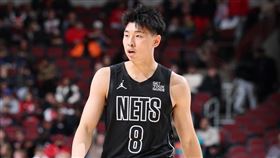 中國籍前鋒崔永熙遭布魯克林籃網釋出。（圖／翻攝自崔永熙微博）