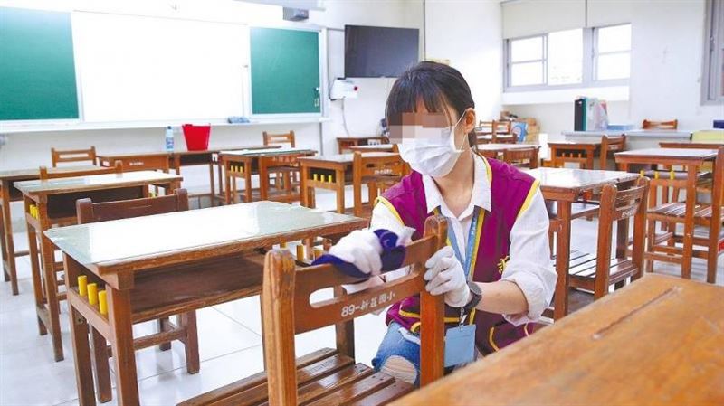 不是放筆！學校「課桌凹槽」真實用途曝光