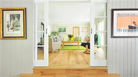 台灣許多父母親會替孩子買房，進而衍生出許多問題。（示意圖／Pexels）