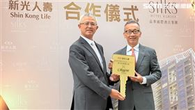 新光人壽信義傑仕堡,新光人壽副董事長洪士琪(左),晶華酒店董事長潘思亮(右),飯店式住宅（圖／記者李育道攝影）