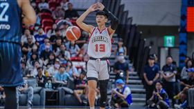 高雄鋼鐵人小將高偉綸因對觀眾做出不雅動作挨罰1.5萬、還遭禁賽1場。（資料圖／PLG聯盟提供）