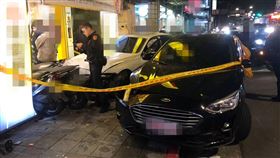 南港研究院路一段車禍。（圖／翻攝畫面）