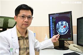 老婦腦部影像如「熱十字麵包」竟是罹這病（圖／翻攝畫面）