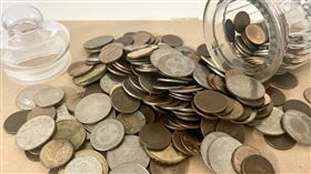 存錢　房貸　信貸　月薪。（示意圖／翻攝自photoAC）