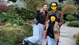 翁馨儀父親凍齡外貌嚇壞網友。（圖／翻攝自翁馨儀IG）