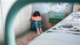 被批為「創意私房」翻版的成人平台「Fans17」，涉嫌供人下載瀏覽未成年性私密影片，違反兒少性剝削條例等罪。示意圖，非當事者。（東方IC01）