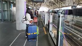 A桃捷十元.沒1800

桃捷，桃園捷運，桃園機場，月台，出國，機捷。