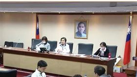 內政委員會召委、國民黨立委徐欣瑩今（18）日主持確立16日選罷法初審議事錄。（圖／翻攝立法院IVOD）