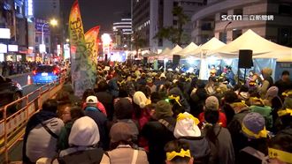 不滿民權遭沒收！6000青鳥齊聚討伐藍委