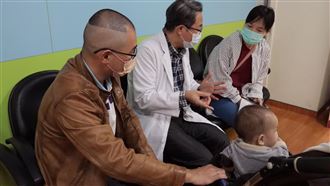 嬰打卡介苗腫成小籠包 醫:有4症狀快就醫