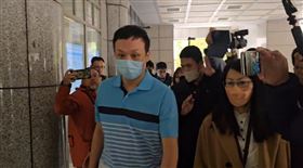 5億高中生，高分院，最終辯結， 夏男寒流照樣穿戰袍，第11次(圖／記者吳泊萱拍攝)