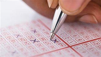 加油站員工爽中8.8億樂透！秒退休吐1遺憾