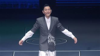 劉德華香港演唱會！台下一整排全超大咖