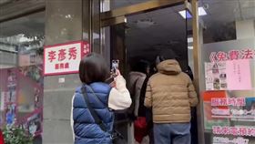 民團至李彥秀服務處遞交抗議書（圖／港湖公民除銹團隊提供）