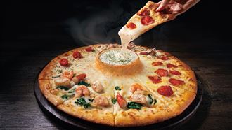 台灣隊好棒！比薩買大送大再送大可樂