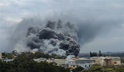 全聯奪9命！監工還扯謊：有拿滅火器救火